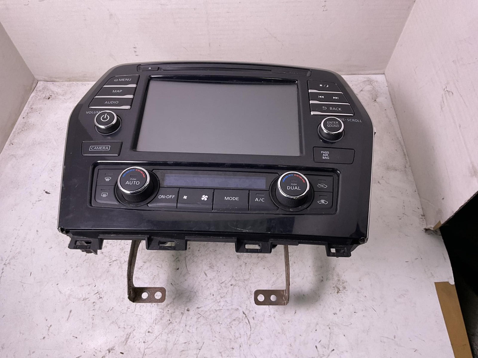 Audio & Visual Equip.(radio) NISSAN MAXIMA 160